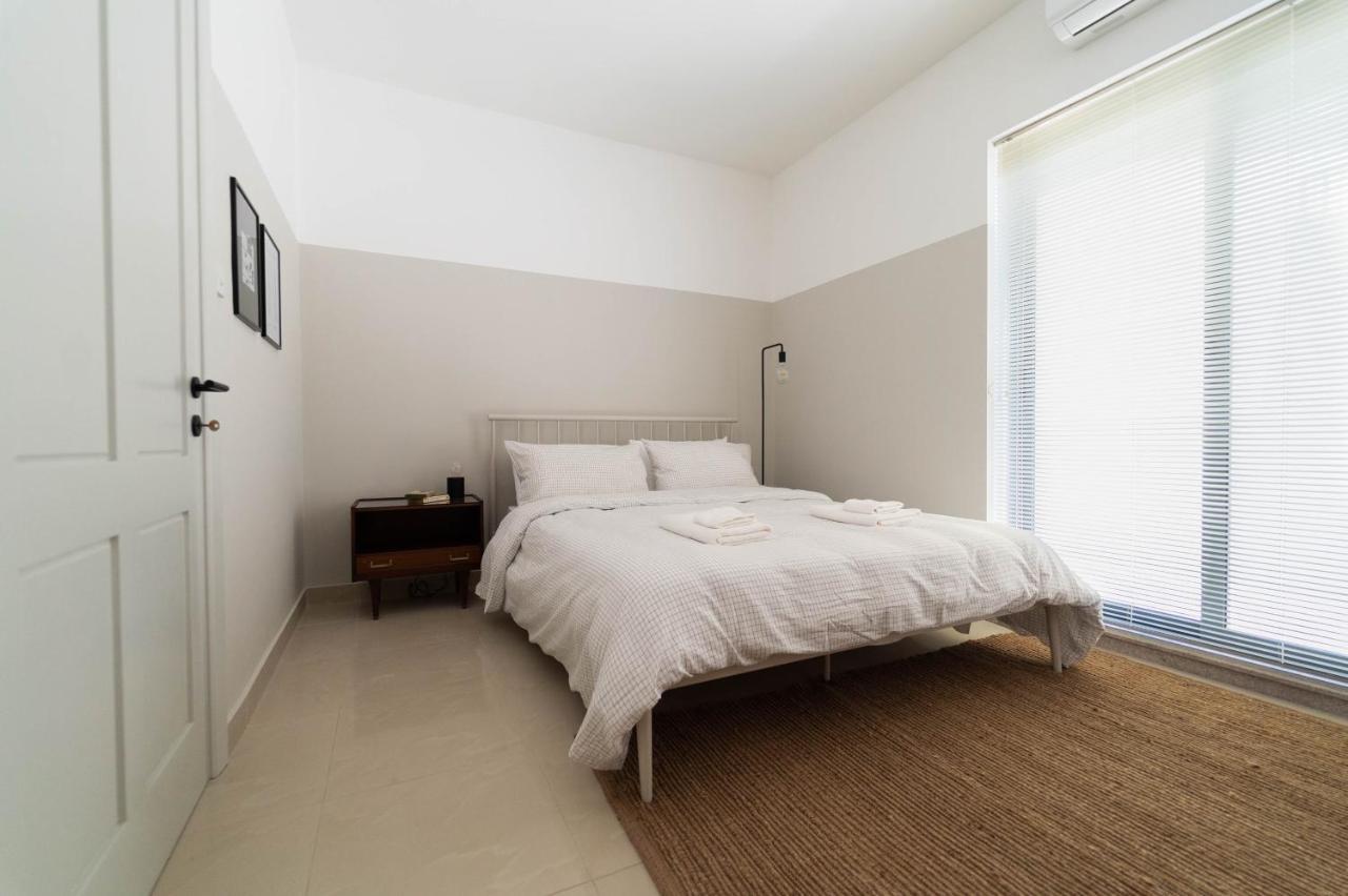 セント・ポールズ・ベイCosy Designer Seaview Penthouse With Terrace & Bbqアパートメント エクステリア 写真