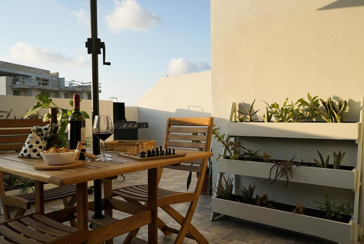 セント・ポールズ・ベイCosy Designer Seaview Penthouse With Terrace & Bbqアパートメント エクステリア 写真